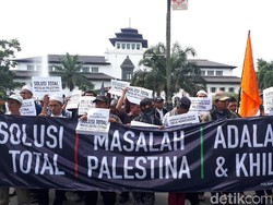 Aksi Massa 1112 di Bandung untuk Palestina
