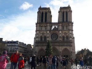 Kontroversi Tiket Masuk Katedral Notre Dame: Diterima Negara, Ditolak Gereja Kontroversi Tiket Masuk Katedral Notre Dame: Diterima Negara, Ditolak Gereja