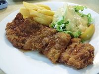 Enaknya Makan Nasi Hangat dengan Paduan Chicken Katsu Gurih di Sini