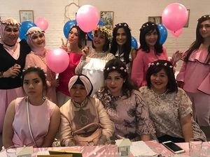 Suami Beri Kejutan Andi Soraya Jenis Kelamin Calon Anaknya saat Baby Shower