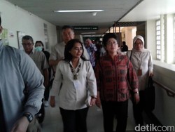 Menkes Jenguk Pasien Difteri di RSPI Sulianti Saroso