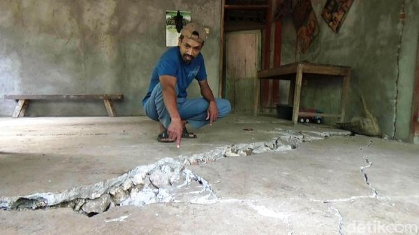 Penampakan Fenomena Tanah Bergerak di Purworejo