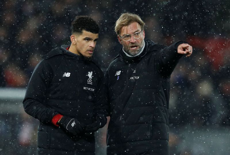 Soccer Football - Premier League - Liverpool vs Everton - Anfield, Liverpool, Britain - December 10, 2017   EvertonLiverpool manager Juergen Klopp and Dominic Solanke after the match                   REUTERS/Phil Noble    EDITORIAL USE ONLY. No use with unauthorized audio, video, data, fixture lists, club/league logos or 