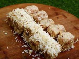 Kalau Ke Bandung, Jangan Lupa Jajan Banana Nugget Kekinian Ini! Kalau Ke Bandung, Jangan Lupa Jajan Banana Nugget Kekinian Ini!