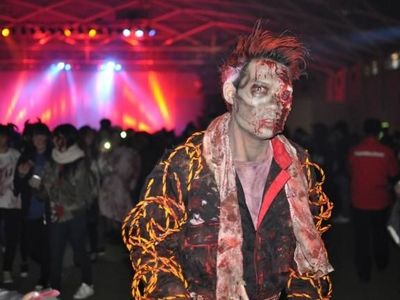 Foto: Berpesta Bareng Zombie di Akhir Tahun