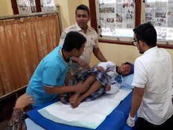 Begini Suasana Khitan Massal di SMAN 1 Surabaya