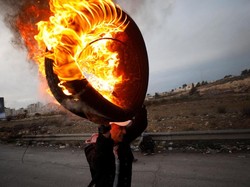 Balas Serangan Roket, Israel Kerahkan Tank dan Pesawat Gempur Gaza