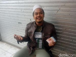Uangnya Diselamatkan Sopir Ojek, Pemilik: Modal Jualan Cilok Uangnya Diselamatkan Sopir Ojek, Pemilik: Modal Jualan Cilok