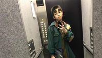 Foto: Ini Yoshi, Remaja 13 Tahun yang Dijuluki Raja Selfie di Lift