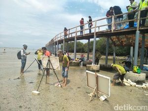 Saat Pantai Kutang dan Taman Harry Potter jadi Objek Lukisan Saat Pantai Kutang dan Taman Harry Potter jadi Objek Lukisan