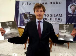 Buku Benda Bersejarah Indonesia dan Belanda
