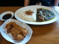 Enaknya Makan Nasi Hangat dengan Paduan Chicken Katsu Gurih di Sini