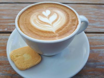 Terjebak Macet? Yuk, Mampir ke 7 Kafe Ini untuk Menyesap Kopi Hangat