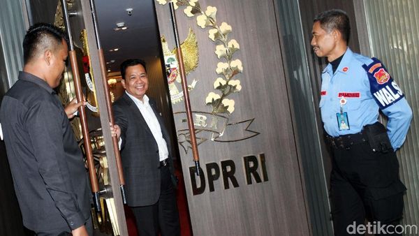 Rapat Bamus Bahas Nasib Aziz Berlangsung Alot