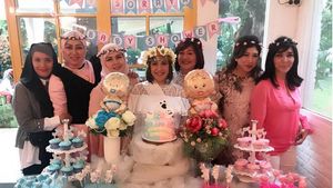 Andi Soraya Gelar Baby Shower, Wulan Guritno Tampil Seksi di Phuket