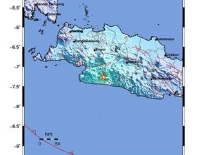 #Gempa Menerjang, Awas Tsunami!