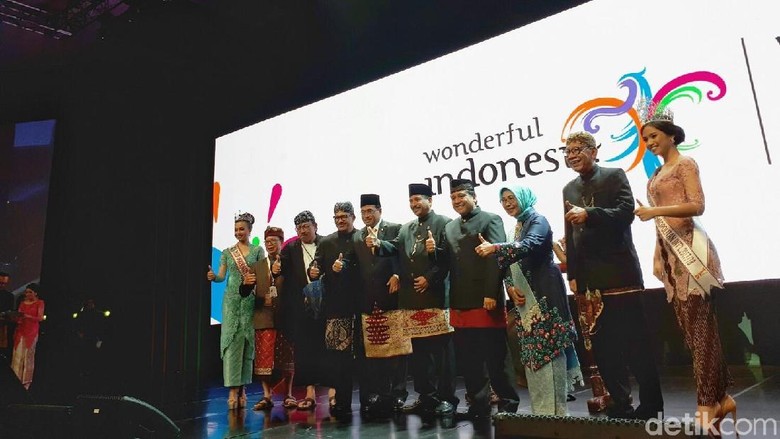 Suasana Rakornas Pariwisata IV 2017 di The Kasablanka Hall, Jakarta (Kurnia/detikTravel) Suasana Rakornas Pariwisata IV 2017 di The Kasablanka Hall, Jakarta (Kurnia/detikTravel)