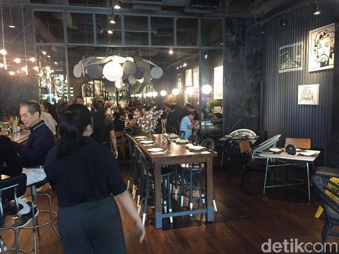 Greyhound Cafe, Tongkrongan Pecinta Kuliner Thailand yang Instagramable