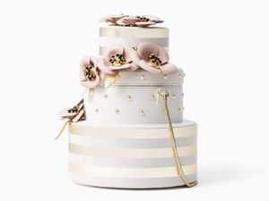 Intip 10 Koleksi Kate Spade yang Cocok untuk Pencinta Makanan Intip 10 Koleksi Kate Spade yang Cocok untuk Pencinta Makanan