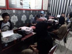 Tak Terima Ditegur, Tiga Pemuda di Sukabumi Nekat Keroyok Polisi