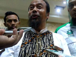 Ustaz Somad Sempat Ditolak, Anggota DPD Arya Wedakarna Dipolisikan Ustaz Somad Sempat Ditolak, Anggota DPD Arya Wedakarna Dipolisikan