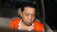 Kembali Diperiksa Jelang Sidang Perdana, Novanto Kok Ngantuk Banget