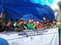 Dinas PU Kabupaten Madiun Sepakat Ubah Desain Tugu Demokrasi