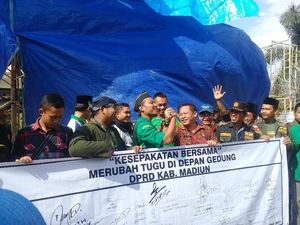 Dinas PU Kabupaten Madiun Sepakat Ubah Desain Tugu Demokrasi Dinas PU Kabupaten Madiun Sepakat Ubah Desain Tugu Demokrasi