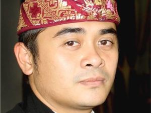 Dipolisikan, Anggota DPD Arya Wedakarna Bantah Klaim Diri Raja Majapahit Dipolisikan, Anggota DPD Arya Wedakarna Bantah Klaim Diri Raja Majapahit
