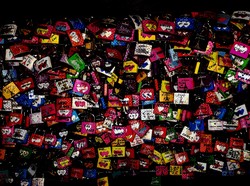 Warna-warni isi hati yang terkunci