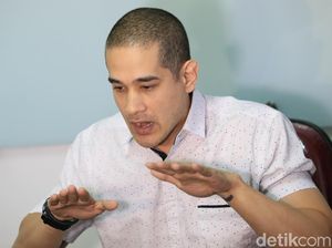 Blak-blakan Okan Cornelius Dituduh Gay oleh Sammy Blak-blakan Okan Cornelius Dituduh Gay oleh Sammy