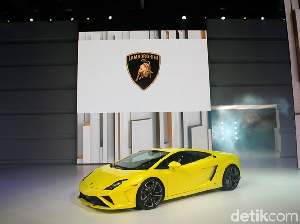 Waduh! Baru Kelar Diservis Lamborghini Malah Terbakar Waduh! Baru Kelar Diservis Lamborghini Malah Terbakar
