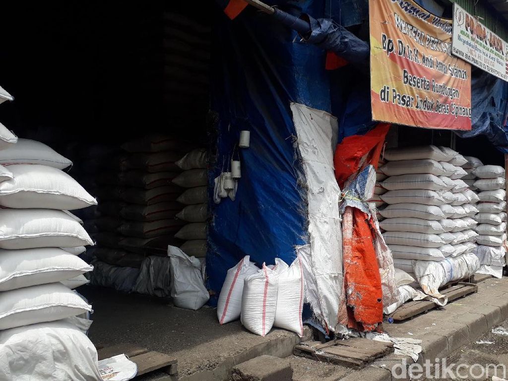Musim Hujan Tiba, Pedagang Cipinang: Harga Beras Sesuai HET Musim Hujan Tiba, Pedagang Cipinang: Harga Beras Sesuai HET