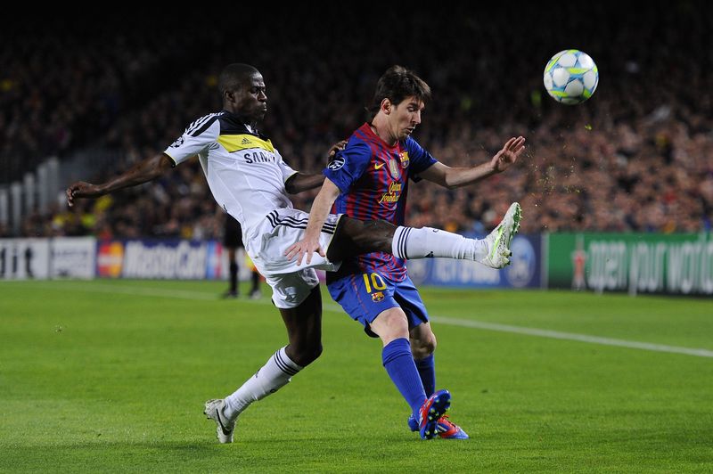Barcelona vs Chelsea BARCELONA, SPAIN - APRIL 24: Lionel Messi of FC Barcelona (R) duels for the ball with Ramires of Chelsea during the UEFA Champions League Semi Final, second leg match between FC Barcelona and Chelsea FC at Camp Nou on April 24, 2012 in Barcelona, Spain. (Photo by David Ramos/Getty Images)