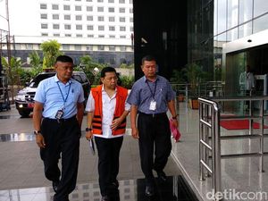 Ekspresi Setya Novanto Saat Diperiksa KPK Sehari Sebelum Disidang Ekspresi Setya Novanto Saat Diperiksa KPK Sehari Sebelum Disidang