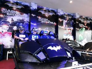 Sensasi Naik Mobil Batman di Museum Angkut Sensasi Naik Mobil Batman di Museum Angkut