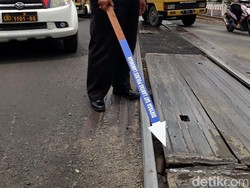 Hati-hati... Perlintasan Rel Ganda di Lamongan Sering Berlubang