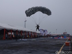 Atraksi Terjun Payung Siap Meriahkan Hari Nusantara di Cirebon