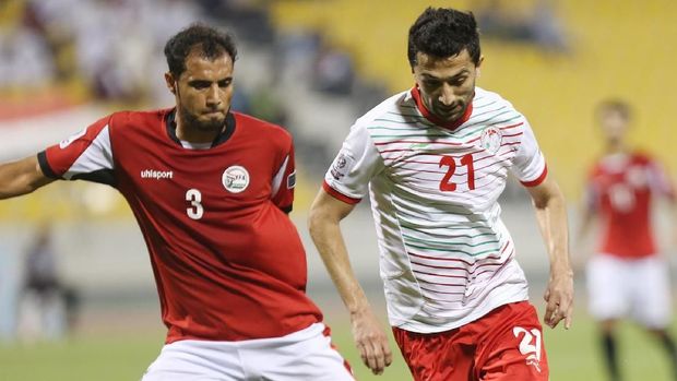 Dzalilov yang merupakan pemain timnas Tajikistan mencetak peluang perdana bagi Sriwijaya FC.