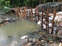 Posisi Tanggul Darurat Diperbaiki, Rembesan Air Kali Pulo Berhenti