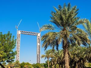 Foto: Ini Bingkai Apa Gedung?