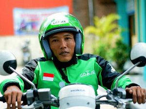 Kisah Penyandang Difabel yang Jadi Driver Ojek Online Demi Keluarga