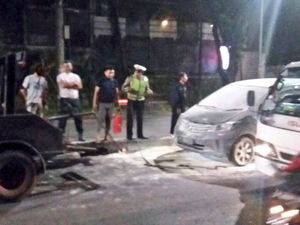 Mobil Terbakar di Jalan Layang Antasari Jaksel