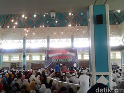 Aa Gym Lelang Jam untuk Palestina, Dibeli Ibu-ibu Rp 99 Juta