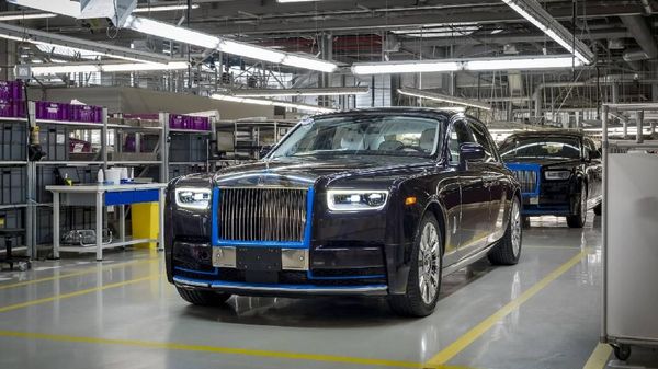 Generasi Rolls-Royce Phantom Dilelang, Mau?
