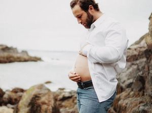 Kocak! Saat Calon Ayah Lakukan Maternity Photoshoot