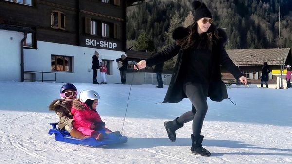 Foto: Travelingnya Keluarga Sosialita yang Beli Gunung di Swiss