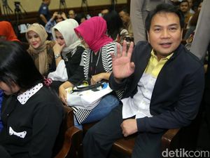 Datangi Sidang Novanto, Azis: Insyaallah dalam Lindungan-Nya