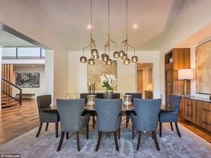 Foto: Mengintip Kemewahan Rumah Baru Kris Jenner Seharga Rp 135 Miliar