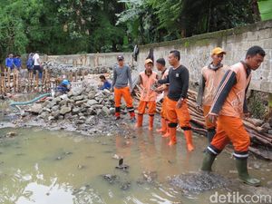 Anies: Warga di Bantaran Sadar, Harus Ada Pelebaran Kali Jati Padang Anies: Warga di Bantaran Sadar, Harus Ada Pelebaran Kali Jati Padang
